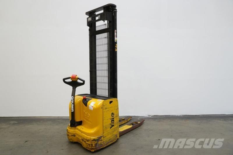 Yale MS12AC Apiladores eléctricos autopropulsados