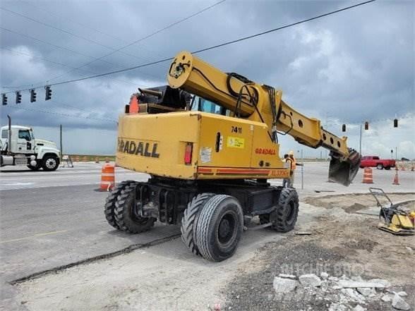 Gradall XL3300 V Excavadoras de ruedas