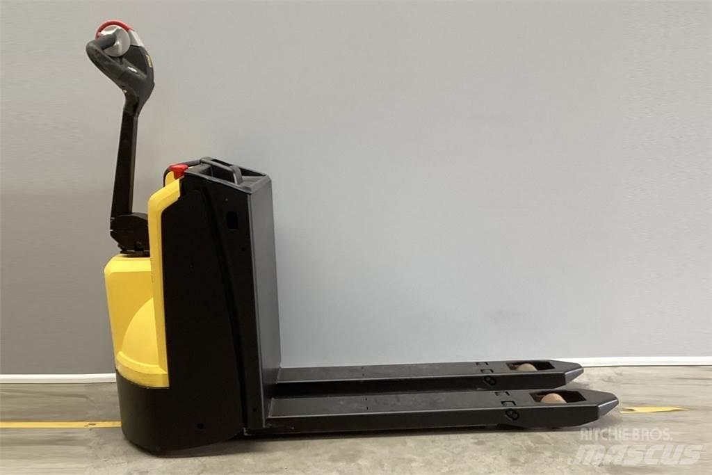 Hyster P1.6 Apiladores eléctricos