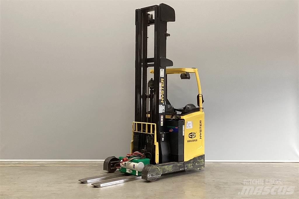 Hyster R1.6 Carretillas retráctiles