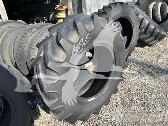 BKT 14.9R24 Neumáticos, ruedas y llantas