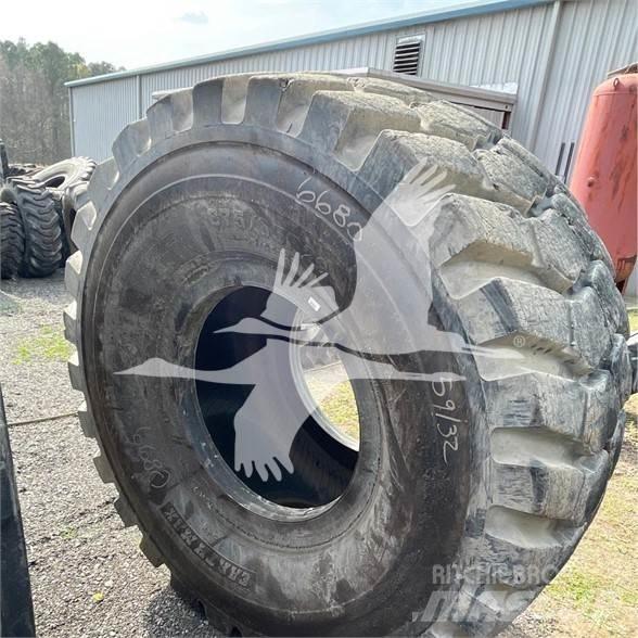 BKT 875/65R29 Neumáticos, ruedas y llantas