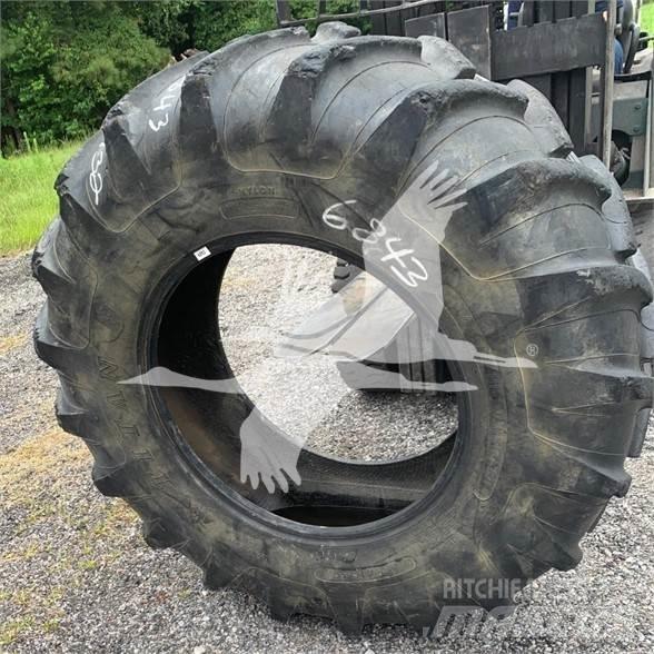 Titan 18.4R30 Construcción - Otros