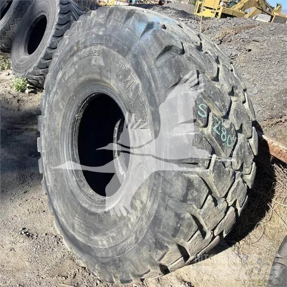 Titan 23.5R25 Neumáticos, ruedas y llantas