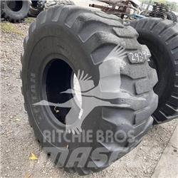 Titan 23.5x25 Neumáticos, ruedas y llantas