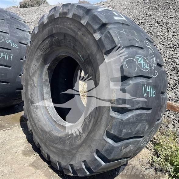 Toyo 35/65x33 Neumáticos, ruedas y llantas
