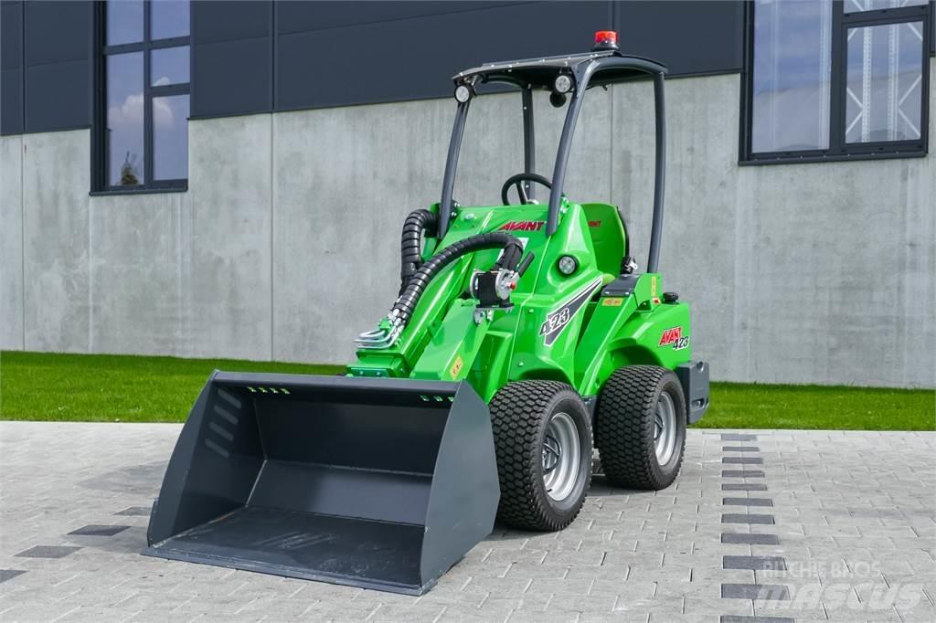 Avant M 423 Mini excavadoras < 7t