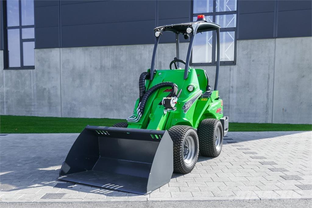 Avant M 423 Mini excavadoras < 7t