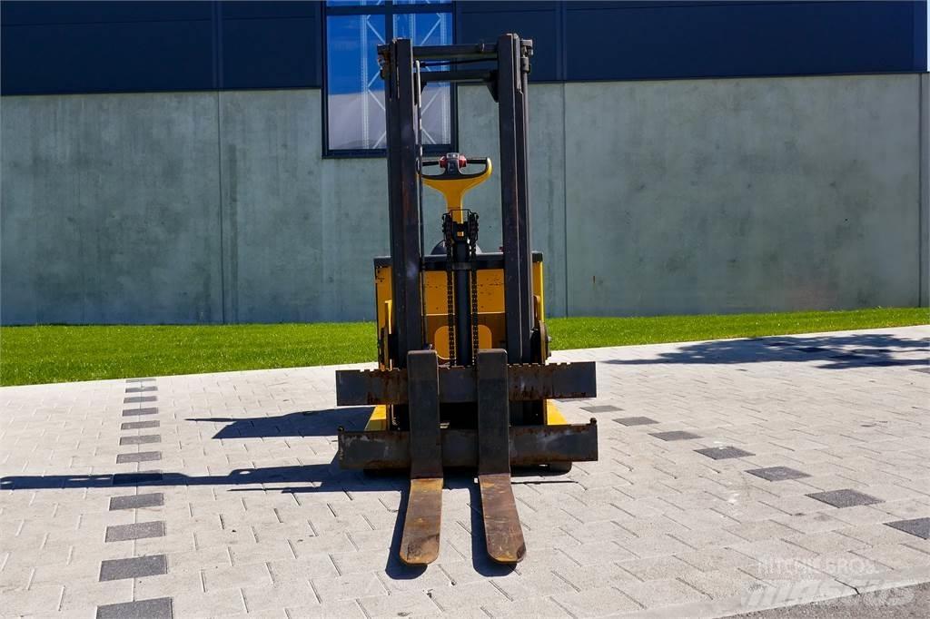 Linde L12 Apiladores eléctricos