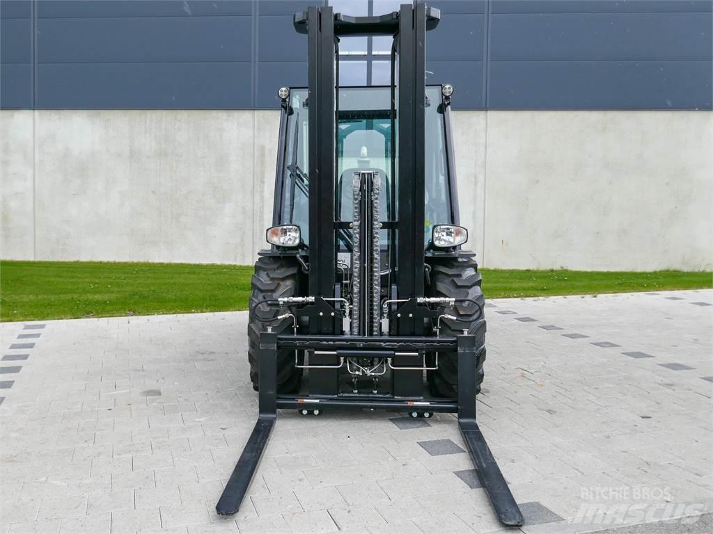 Manitou MC 25-4 Carretillas elevadoras todo terreno