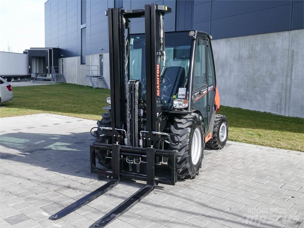 Manitou MC 25-4 Carretillas elevadoras todo terreno