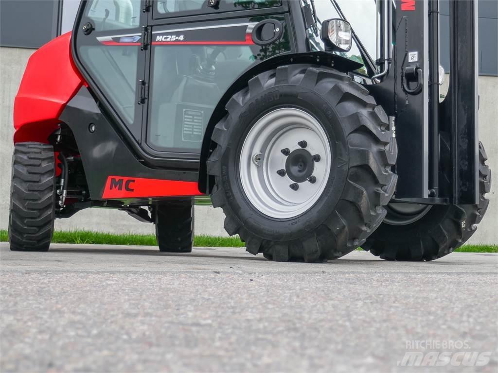 Manitou MC 25-4 Carretillas elevadoras todo terreno