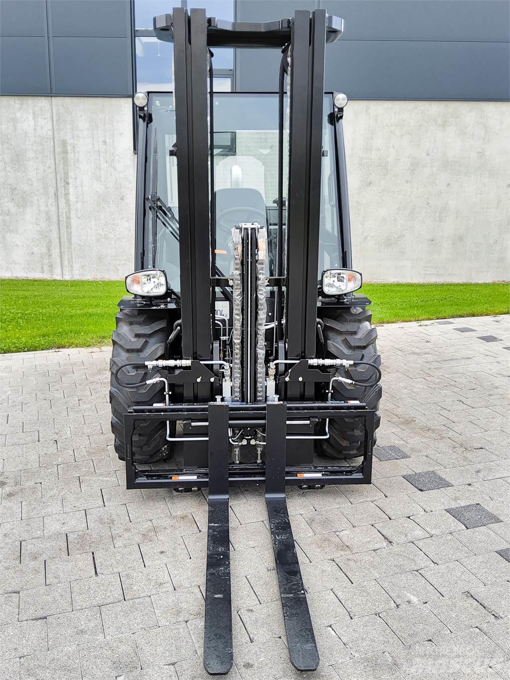 Manitou MC 25-4 Carretillas elevadoras todo terreno