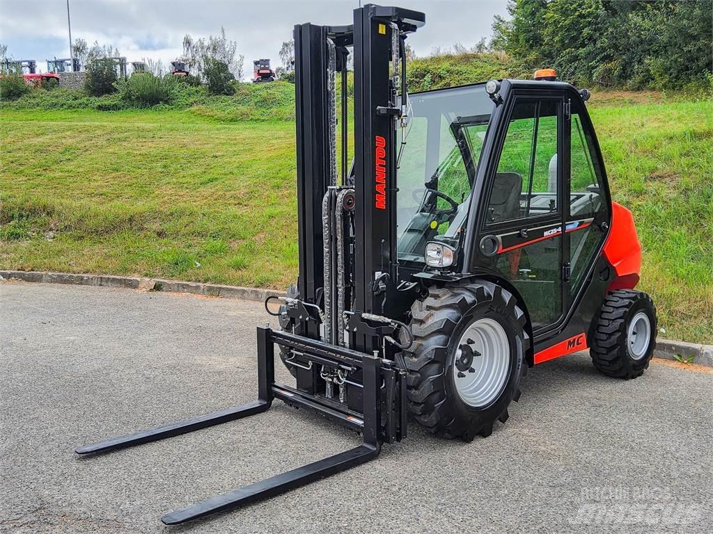 Manitou MC 25-4 Carretillas elevadoras todo terreno