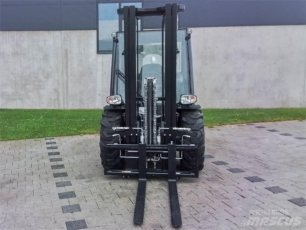 Manitou MC 25-4 Carretillas elevadoras todo terreno