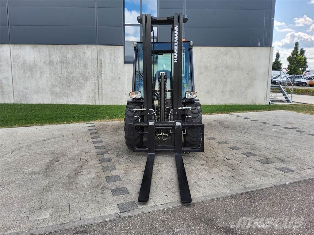 Manitou MC 30-4 Carretillas elevadoras todo terreno