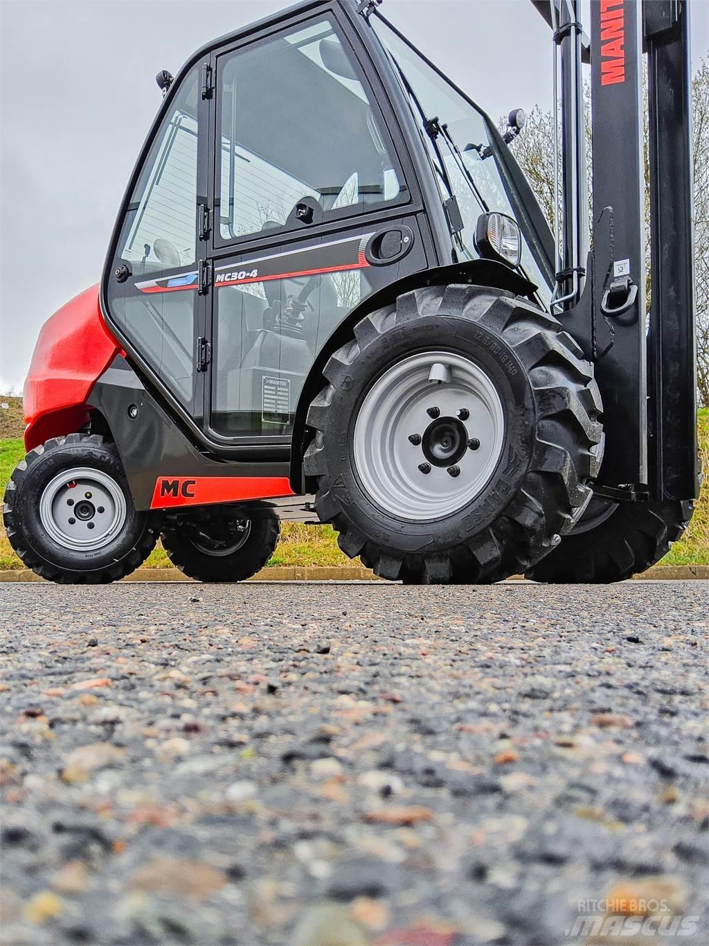 Manitou MC 30-4 Carretillas elevadoras todo terreno