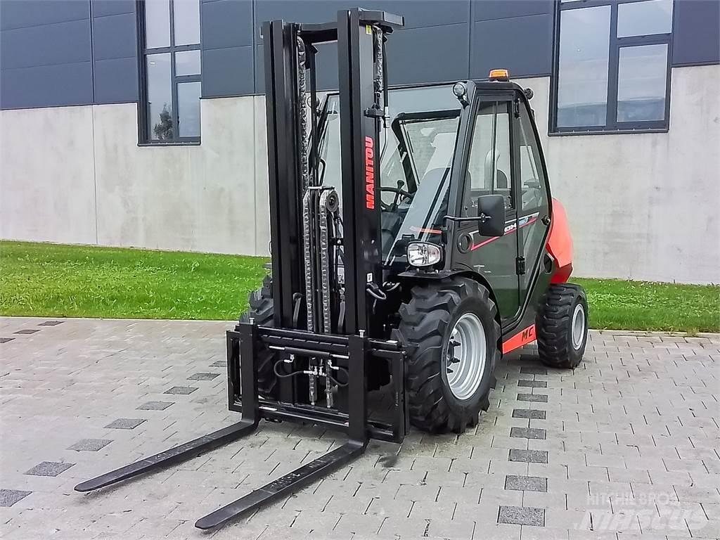 Manitou MC 30-4 Carretillas elevadoras todo terreno