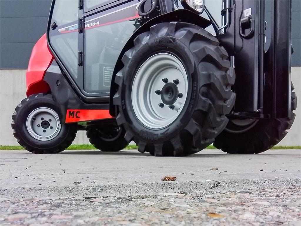 Manitou MC 30-4 Carretillas elevadoras todo terreno
