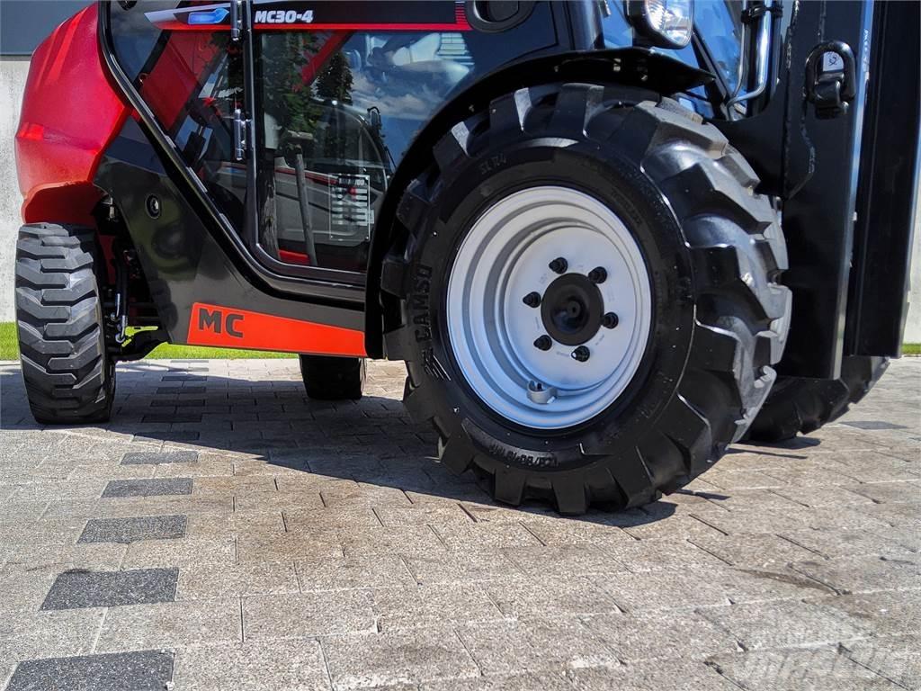 Manitou MC 30-4 Carretillas elevadoras todo terreno