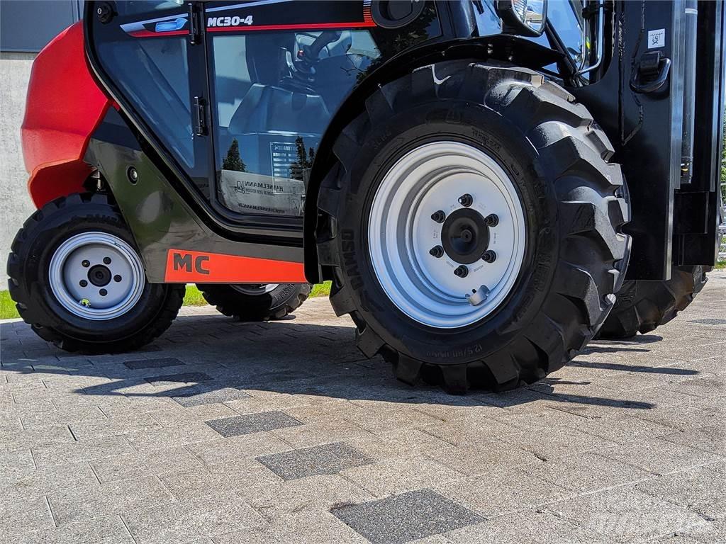 Manitou MC 30-4 Carretillas elevadoras todo terreno