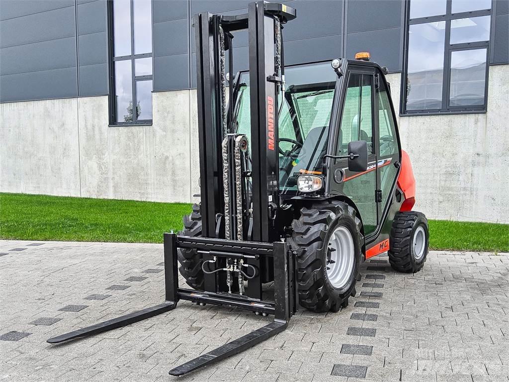 Manitou MC 30-4 Carretillas elevadoras todo terreno