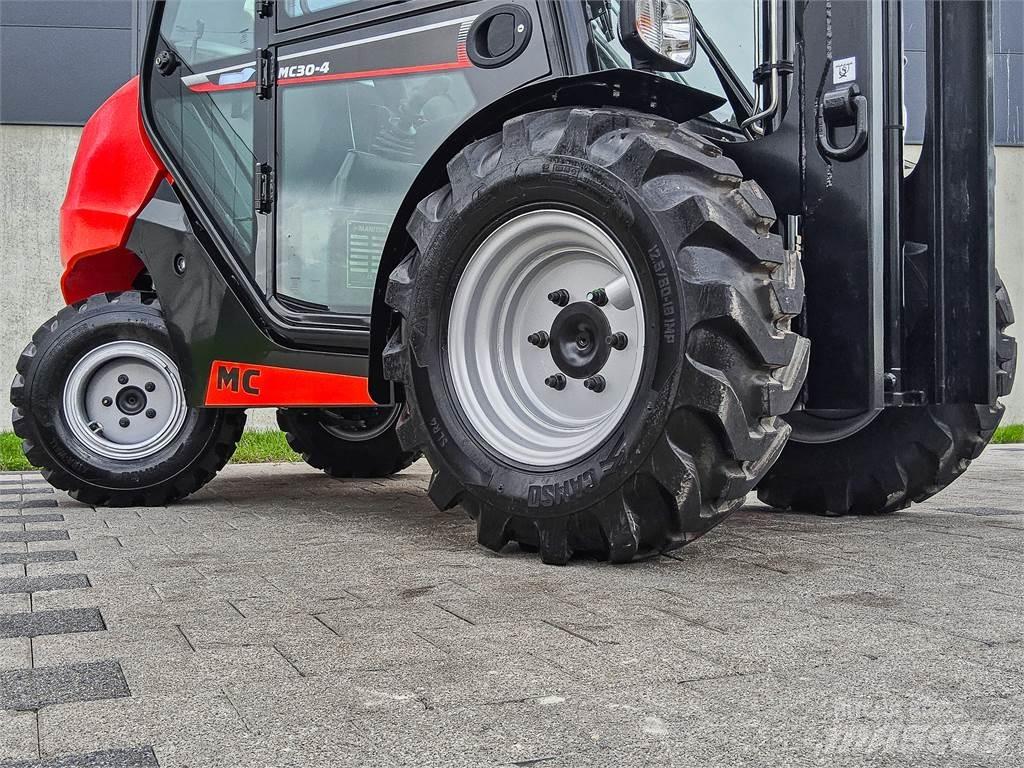 Manitou MC 30-4 Carretillas elevadoras todo terreno