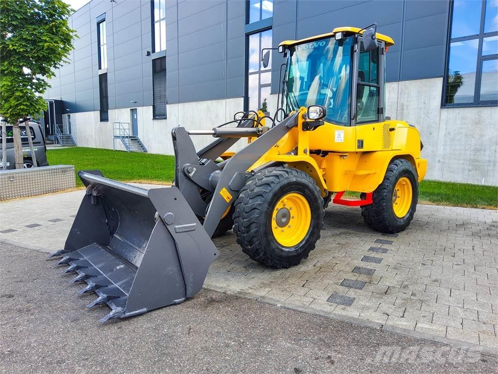 Volvo L 30G Mini excavadoras < 7t