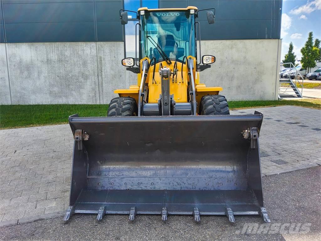 Volvo L 30G Mini excavadoras < 7t