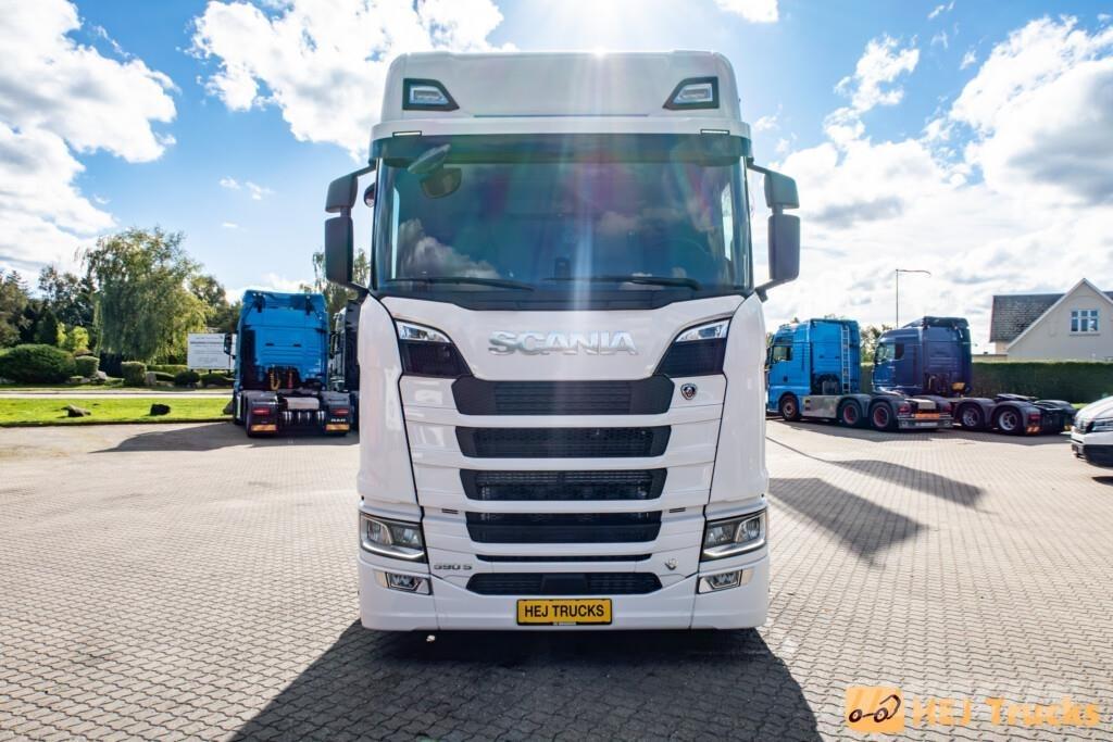 Scania S590 A6x2/4NB Cabezas tractoras