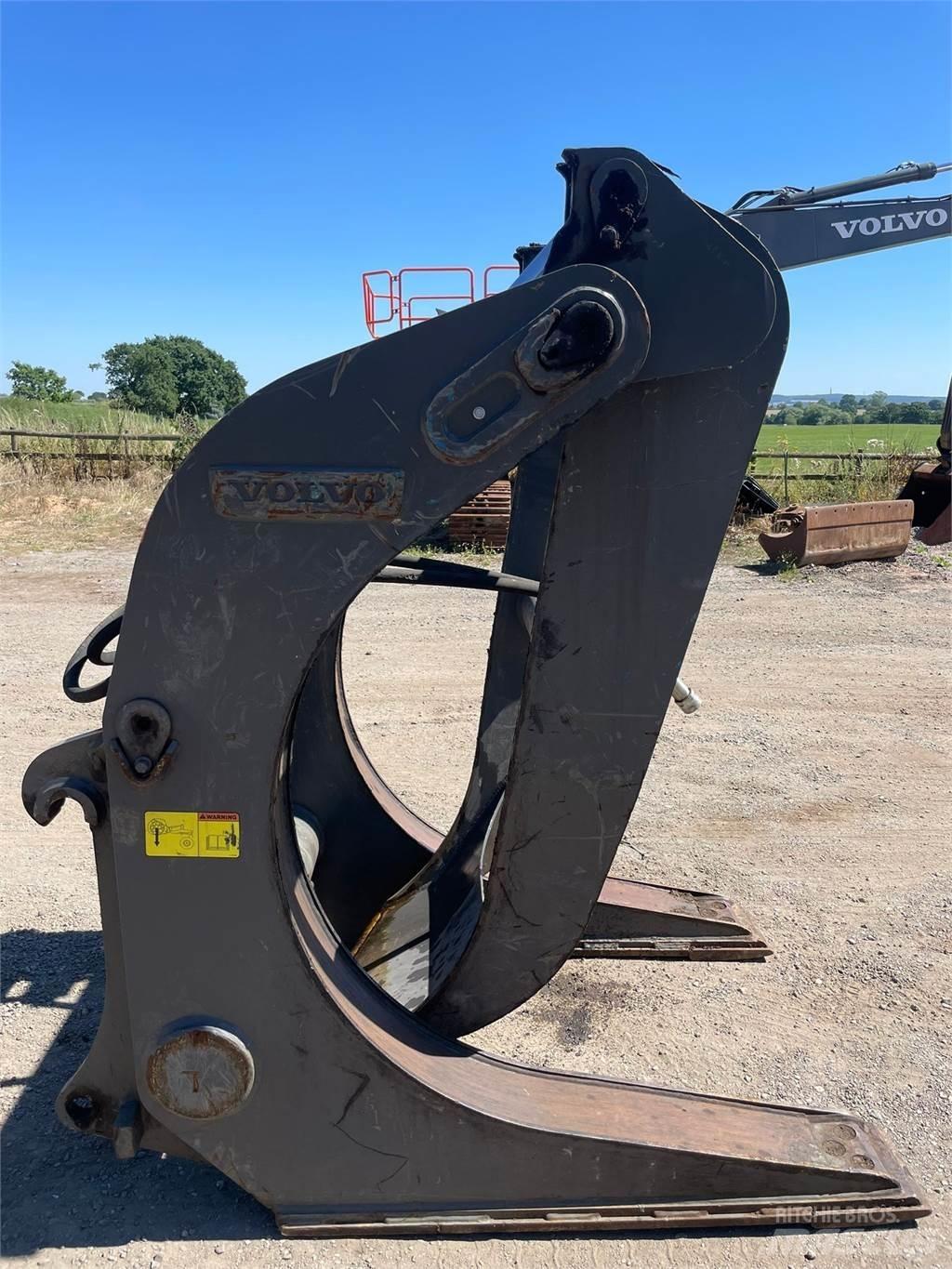 Volvo log grab Construcción - Otros