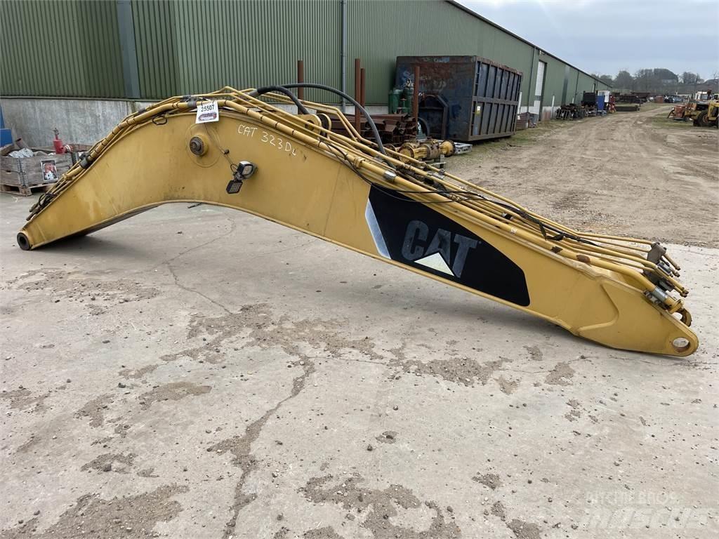 CAT 323D monobom Otros componentes