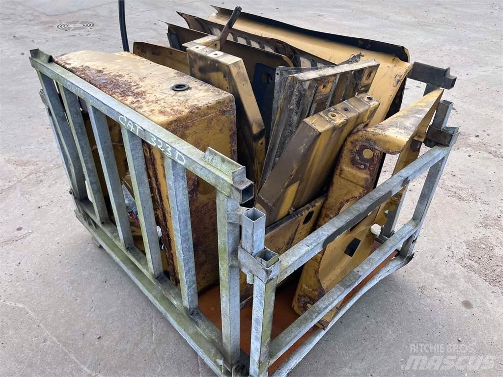 CAT 323D Skærme Otros componentes