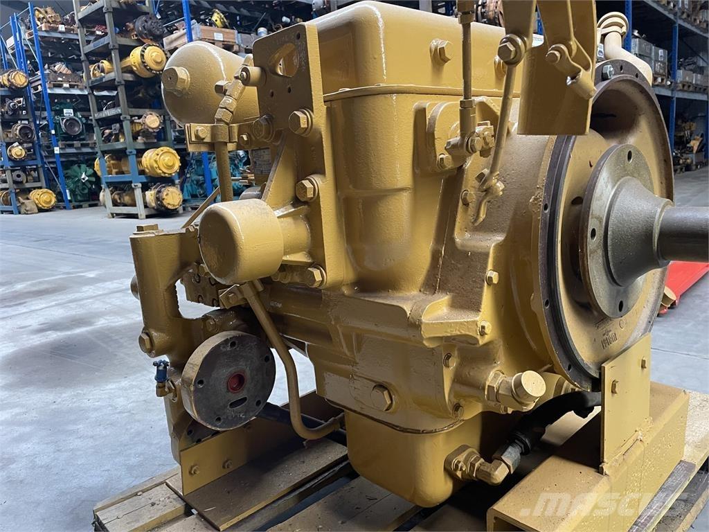 CAT 973 II Transmission Transmisión