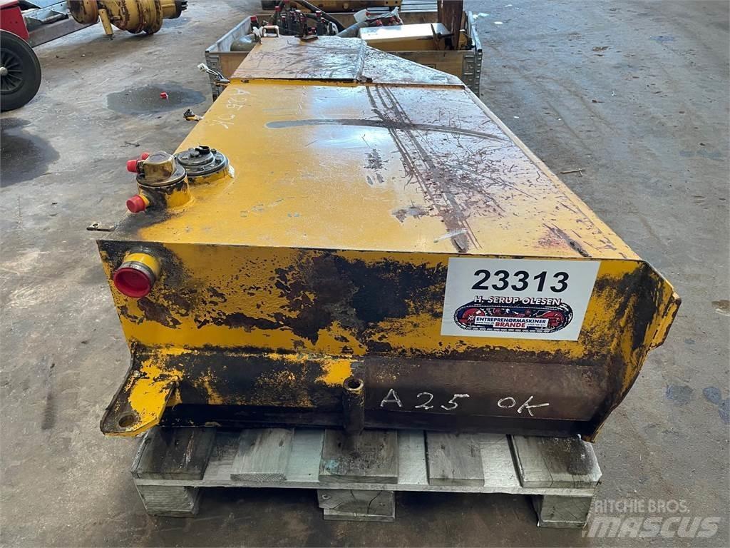  Dieseltank ex. Volvo A25 Otros componentes