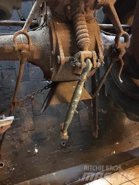 Ferguson traktor, Benzin Construcción - Otros