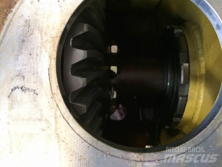 Komatsu D37P-5 Køregear Transmisión