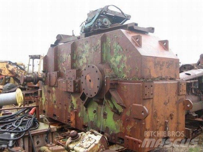  Spil ex Dana Hull Grimsby Montacargas y elevadores de material