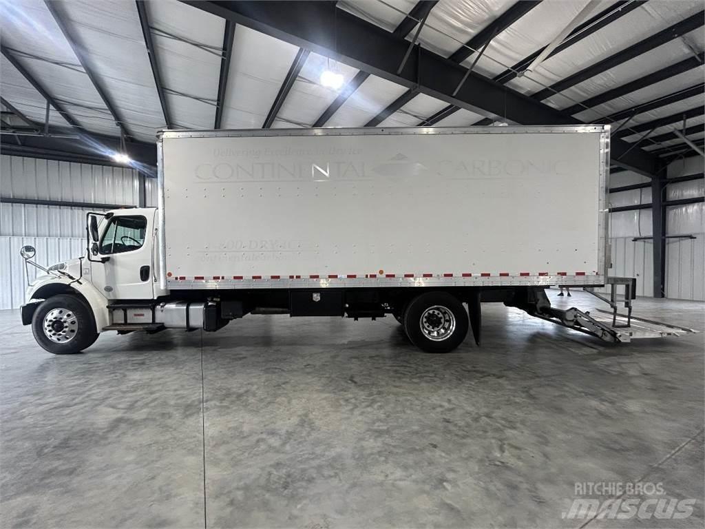 Freightliner M2 Camiones caja cerrada