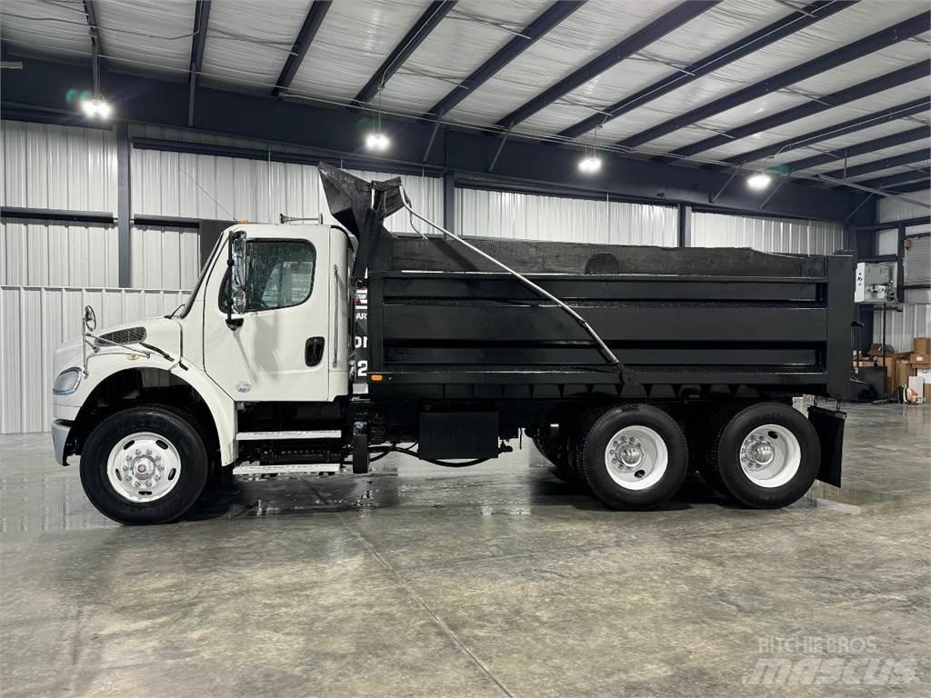 Freightliner M2 106 Camiones bañeras basculantes o volquetes
