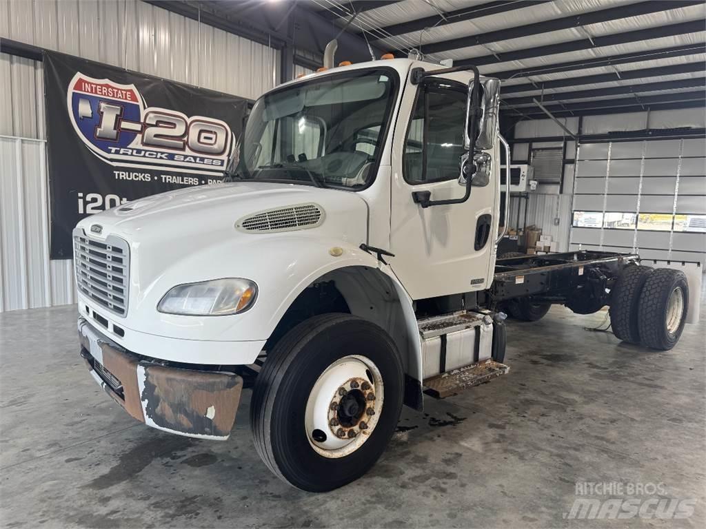 Freightliner M2 106 Camiones chasis