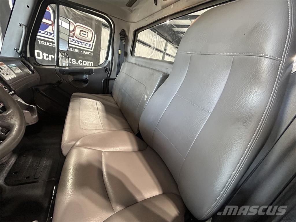 Freightliner M2 106 Camiones chasis