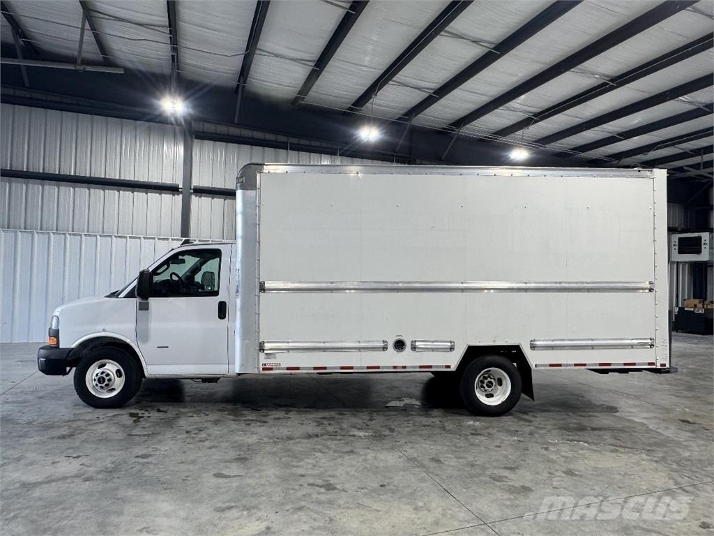 GMC G33903 Camiones caja cerrada