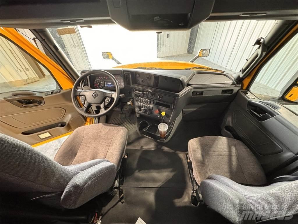 International LT625 Cabezas tractoras