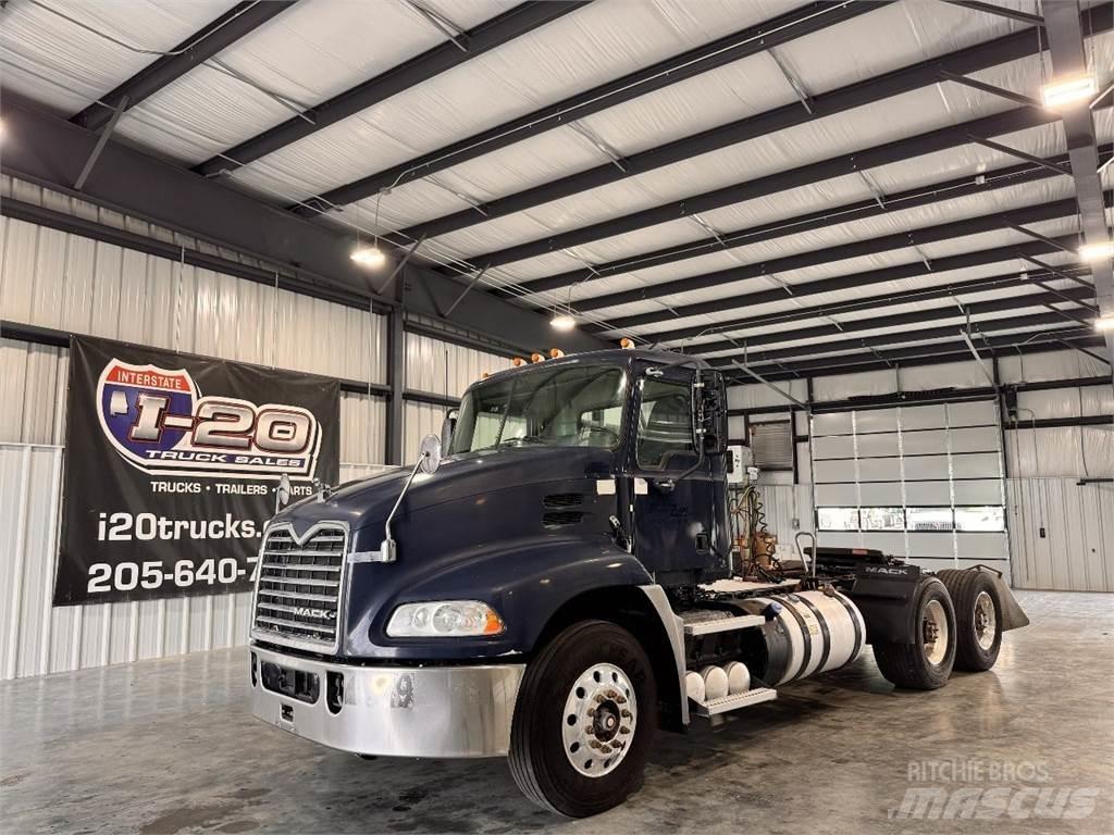 Mack CXU613 Cabezas tractoras