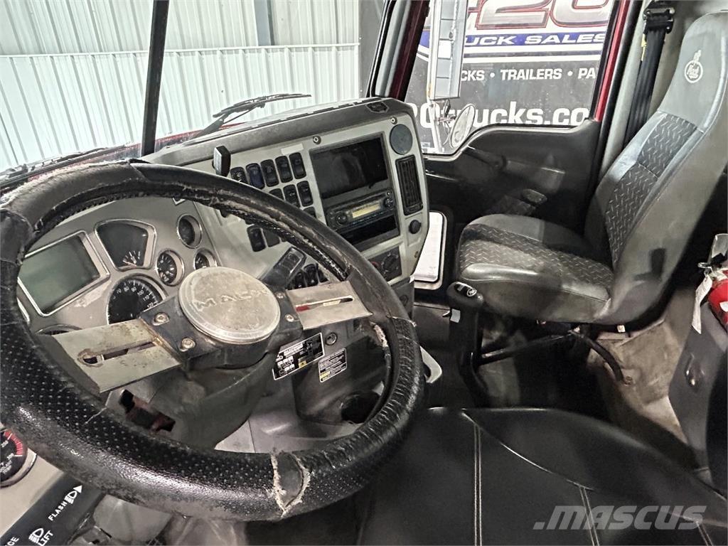 Mack GU713 Cabezas tractoras