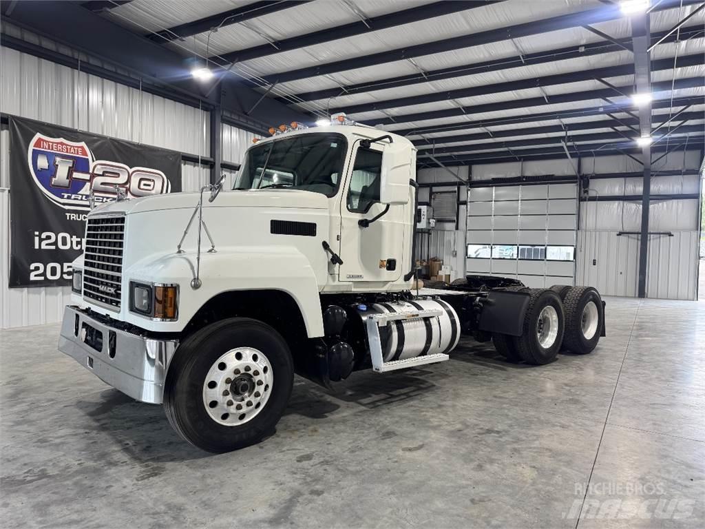 Mack Pinnacle Cabezas tractoras