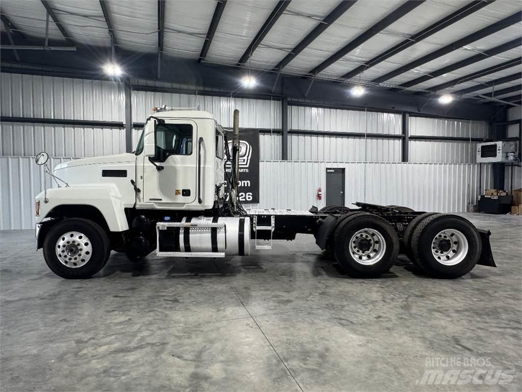 Mack Pinnacle Cabezas tractoras