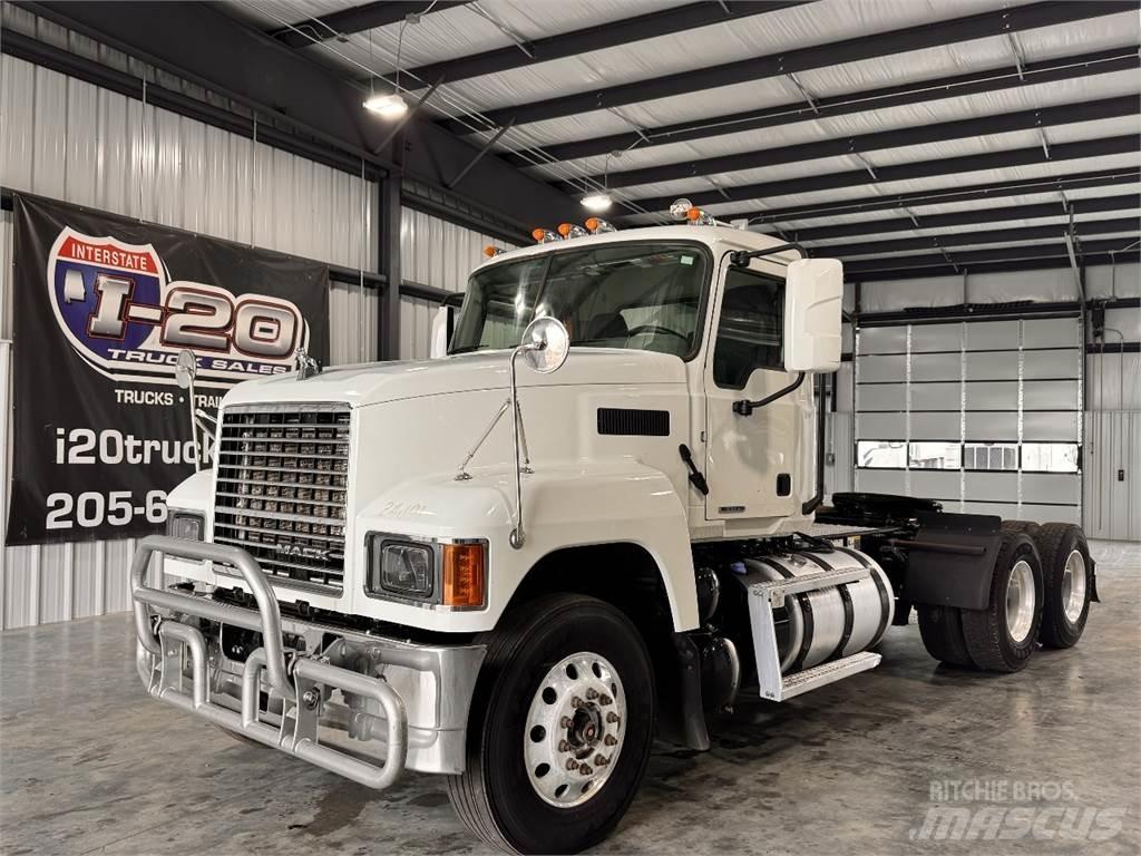 Mack Pinnacle Cabezas tractoras