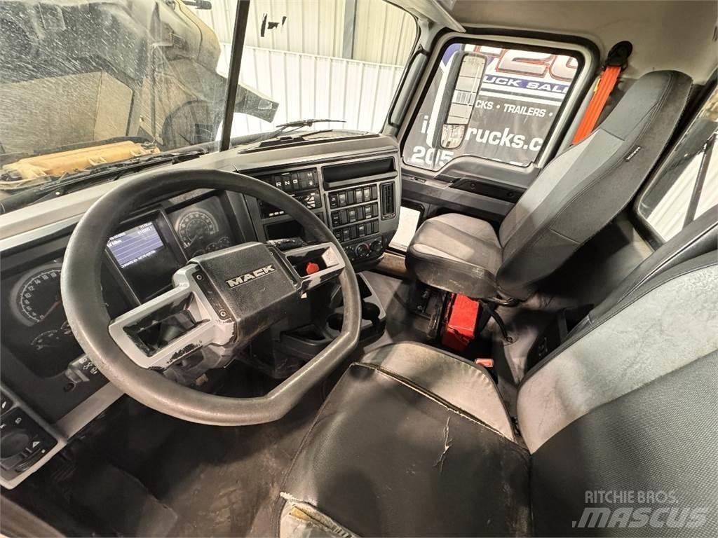 Mack Pinnacle Cabezas tractoras